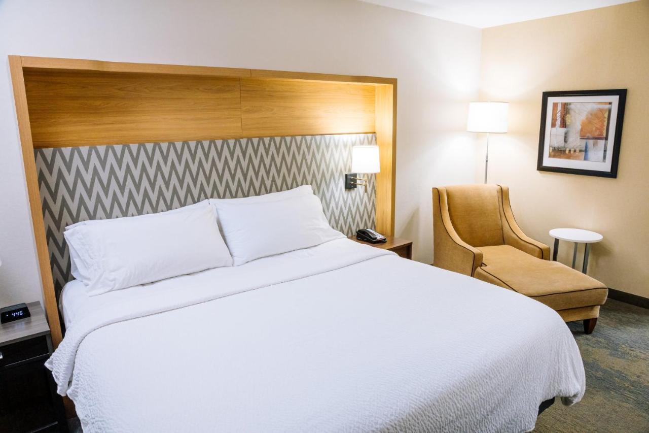 Holiday Inn Hotel & Suites Stockbridge-Atlanta I-75 By Ihg Exterior photo