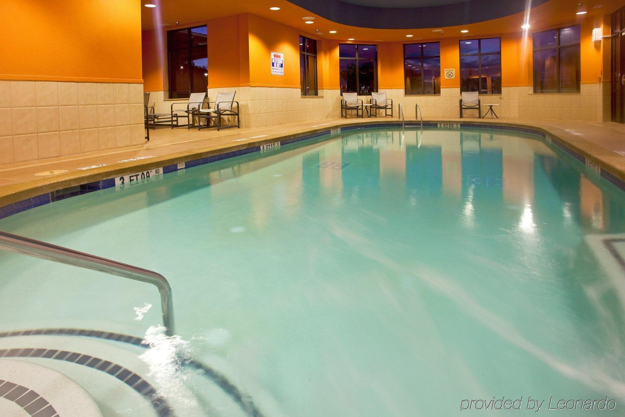 Holiday Inn Hotel & Suites Stockbridge-Atlanta I-75 By Ihg Exterior photo